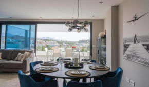 Magnificent frontline golf Penthouse, 600 meters from the beach.